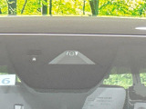 【スマートブレーキサポート】走行中に前方の車両等を認識し、衝突しそうな時は警報とブレーキで衝突回避と被害軽減をアシスト。より安全にドライブをお楽しみいただけます。