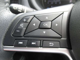 ステアリングスイッチ搭載!ハンドルひとつで手を離さなくても運転中視線をそらさなくても操作が出来て便利です♪