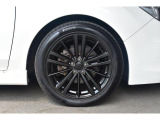 純正17インチアルミホイール付タイヤサイズは215/50R17