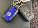 スマートキー2本付き 後席スライドドアはスマートキーの遠隔操作でドアの開閉が可能です。