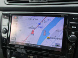 日産純正の地デジ対応ナビゲーションが装着されてます。
