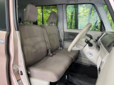 運転席シート廻りは使用感も少なく、良好な状態となっています。丁寧に使われていたことがよくわかりますね。