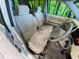 運転席シート廻りは使用感も少なく、良好な状態となっています。丁寧に使われていたことがよくわかりますね。