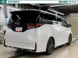 「トヨタセーフティセンス」を装備しています。安全機能の詳細は販売店スタッフまでおたずねください。機能を過信せず、必ずご自身で安全運転を行ってください。