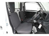 運転席/助手席です。