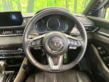 【純正革巻きステアリング】上質な革を使用することで、手にしっかり馴染みとても運転しやすいハンドルです♪