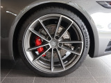 リアタイヤミシュラン:305/30ZR21