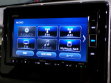 CD、DVD、Bluetooth、AM、FM、スマートフォン接続ができます。