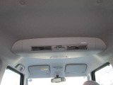 天井中央にはエアコン機能のないファンが付いていますファンを回すことで車内の空気を循環してくれます