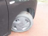 155/65R14タイヤ+おしゃれな専用ホイールカバーです。スタッドレスタイヤや各種オプションのご注文も承っております(^^)!