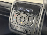 【オートエアコン】一度お好みの温度に設定すれば、車内の温度を検知し風量や温度を自動で調整。暑い…寒い…と何度もスイッチ操作をする必要はありません。快適な車内空間には必須の機能ですね♪