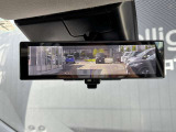 後席の乗員や大きい荷物などで後方が確認しずらい時でも映像で映してくれるので安心!!