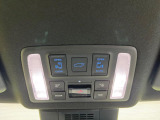 【両側電動スライドドア/電動バックドア】運転席/助手席側とも電動スライドドアを装備。お子様の乗降りやお買い物の荷物の積み降ろしにも便利!さらに挟みこみ防止機構付きで安心です。