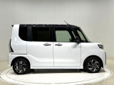 ドアは約90度に開くので荷物も積み込みやすく、乗り降りもしやすい♪ ロングドライブも快適に過ごせる工夫がいっぱいです♪♪