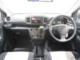 使いやすく運転しやすいレイアウトの運転席回り。