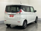 右斜め後ろからのフォルム!ボックス型で車体全体を把握しやすく運転しやすそうですね♪