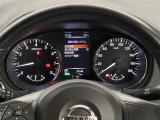 【メーターまわり】ドライバーから見やすい位置にあって安全運転に寄与します。マルチインフォメーションディスプレイでは、クルマに関する情報の確認はもちろん、各種安全機能・装備のON/OFFも設定可能。