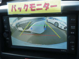 バックカメラが後方視界をサポート♪