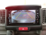 駐車に便利なバックモニター搭載車です。後方の映像が見えるのでバックも安心です。