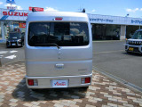 新車・中古車・サービス・カーケア・タイヤから保険までここに来れば車に関することはすべて相談できるお店です。