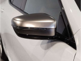【BMWミラー】視認性の高いスタイリッシュなミラー。自動防眩機能も付いており夜間のドライビングをサポートします。