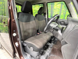 運転席シート廻りは使用感も少なく、良好な状態となっています。丁寧に使われていたことがよくわかりますね。