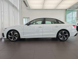 19インチのAudi Sportホイールがよりスポーティなオーラを引き立たせています。