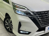 【LEDヘッドライト】悪天候や夜間走行時も良好な視界を確保し安心して運転できる高輝度LEDヘッドライトを装備!点灯速度が早く、消費電力も抑えられています。