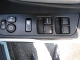 運転席のボタン類は操作行いやすいものになっております