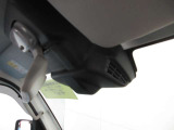 前方に車や人を感知した時に作動する安全装置付きです!