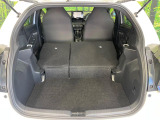 後席を格納すると、これだけの広さが!シーンに合わせたシートアレンジで、大きな荷物も積むことが出来ます♪