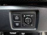 運転席から左右のドアミラーの開閉が可能です♪駐車場でのドアミラーの折り畳みが簡単です♪