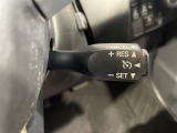 【クルーズコントロール】高速道路もラクラク走行。アクセルを離しても一定速度で走行ができ、長距離運転時の負担を軽減!加速・減速も簡単なスイッチ操作で調整できます。