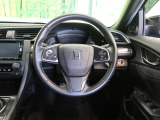 【純正革巻きステアリング】上質な革を使用することで、手にしっかり馴染みとても運転しやすいハンドルです♪