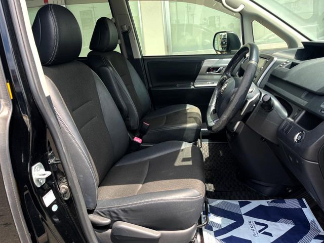 自動車洋さま価格 ボウル2 トヨタ ヴォクシー 2.0 S-Z 4WD の中古車詳細 (51,000km