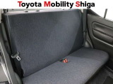 後席も十分なスペースが確保されています。シートクッションの座り心地もいっそう快適です。