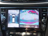 車両を上から見ているようなアラウンドビューモニターの映像をナビゲーション画面に映し出してくれるので、小さなお子様や障害物を確認できます。運転のしやすさはもちろん、事故防止にも役立ちます!