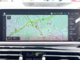 ●純正ナビ:一体感のあるナビは、高級感ある車内を演出してくれます。Bluetooth再生などオーディオ機能も充実しておりますので、運転もより楽しめます♪