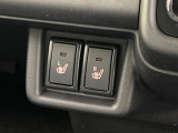【シートヒーター】寒い日に重宝するシートヒーター!エアコンより早く温まってくれるので寒がりの人も安心ですね♪エアコンの温風は乾燥するから苦手、という方にもをおすすめです。