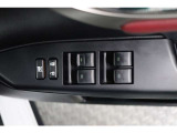 運転席ドアスイッチ回りの画像です。