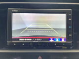 バックでの車庫入れも安心です! リアカメラが付いているバックモニター付のナビを装備しております。操作線もついており距離感も画面から確認できます。
