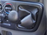 【5速MT】5速ミッション車です、近年AT車が増えているなかでギア選択の自由度の高いMT車は嬉しいですね。