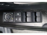 運転席ドアスイッチ回りの画像です。