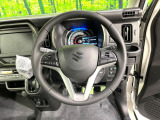 【純正革巻きステアリング】上質な革を使用することで、手にしっかり馴染みとても運転しやすいハンドルです♪