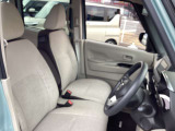 運転席まわりは、使用感も少なく良好な状態です。