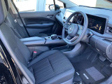 運転しやすい最適な姿勢に調整することができるシートシフター付き。リラックスして運転できます。