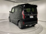 「自動車保険」と「あんしん特典」がひとつになったHondaのお店ならではの保険プランです。お客様のカーライフにより一層の安心をプラスします。