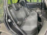 コンパクトカーですが、セカンドシートは十分な広さがあり快適にお乗りいただけます♪シートを倒して大きな荷物を積んだりと、用途の幅が広い1台です。