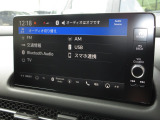 ナビゲーションはホンダコネクトディスプレイを装着しております。AM、FM、Bluetooth、フルセグTVがご使用いただけます。初めて訪れた場所でも道に迷わず安心ですね!