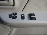 万が一のトラブルにも、全国の3000ケ所の日産サービス工場で修理可能!!年間走行距離無制限、バッテリーも保証対象です!